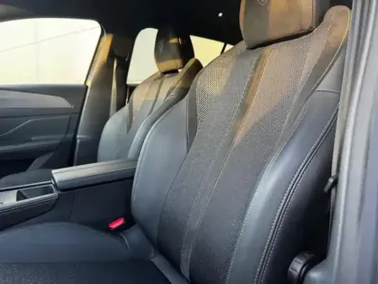 Photo 11 Peugeot 408  PHEV 225ch GT e-EAT8