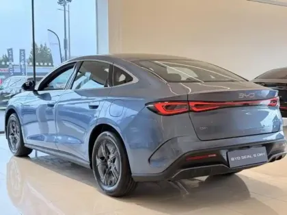 Photo 6 BYD Seal  6 1.5 DM-i 184ch Boost