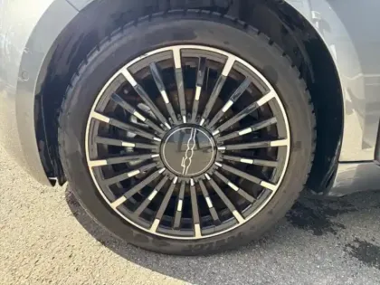 Photo 7 Fiat 500 C e 118ch La Prima