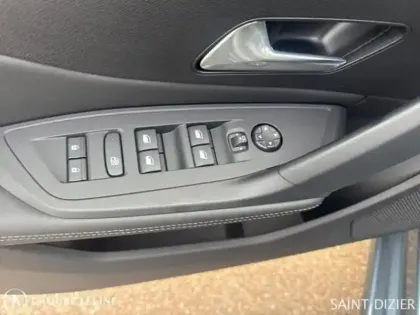 Photo 14 Peugeot 308  SW 1.2 Hybrid 145ch Allure e-DCS6