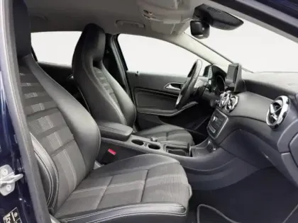 Photo 14 Mercedes GLA  180 d Sensation 7G-DCT