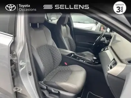 Photo 5 Toyota C-HR  122h Distinctive 2WD E-CVT MY22