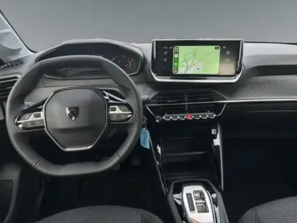 Photo 9 Peugeot 208  Hybrid 110 Style e-DCS6