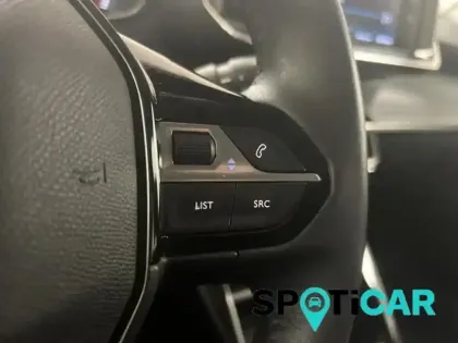Photo 14 Peugeot 2008  e- 136ch Active