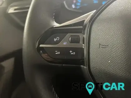 Photo 13 Peugeot 2008  e- 136ch Active