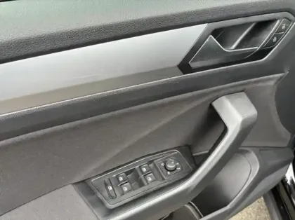 Photo 9 Volkswagen T-roc  1.0 TSI 110ch Life