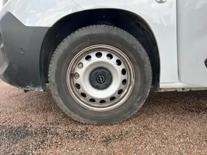 Photo 10 Opel Combo  Cargo M 650kg 110ch S&S Pack Premium Connect