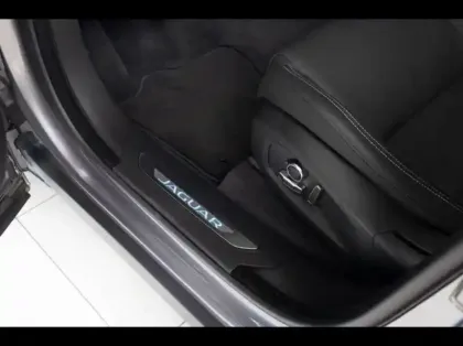 Photo 13 Jaguar F-Pace  P400e Plug-in-Hybrid R-Dynamic HSE BVA8 AWD