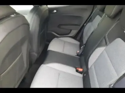 Photo 11 Renault Clio  1.6 E-Tech 145ch full hybrid Techno - 25