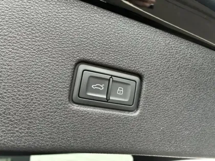 Photo 7 Audi Q8 RS  4.0 V8 BiTFSI 600ch mHEV quattro Tiptronic 8