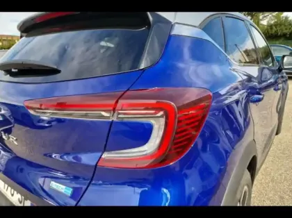 Photo 13 Renault Captur  1.6 E-Tech hybride 145ch Intens -21