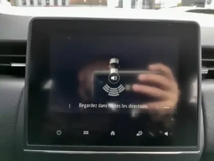 Photo 27 Renault Clio Gén. V (BJA) Ph1 Business 5