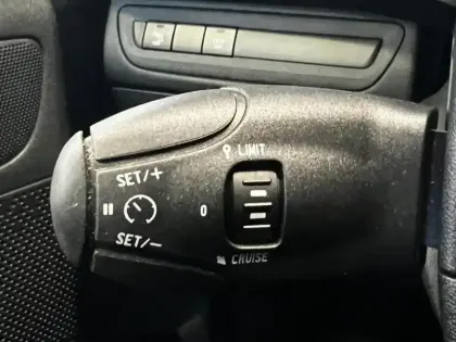 Photo 7 Peugeot 2008  1.5 BlueHDi 100ch E6.c Allure S&S BVM5 86g