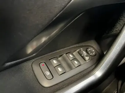 Photo 6 Peugeot 2008  1.5 BlueHDi 100ch E6.c Allure S&S BVM5 86g