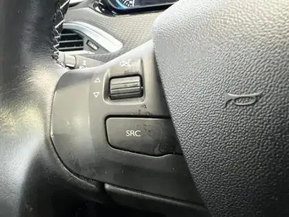 Photo 13 Peugeot 2008  1.5 BlueHDi 100ch E6.c Allure S&S BVM5 86g