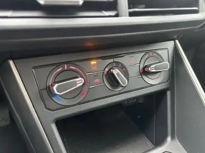 Photo 14 Volkswagen Polo  1.0 80ch Lounge Business Euro6dT