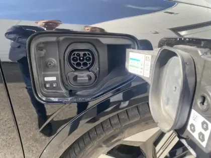 Photo 7 Renault Megane  E-Tech Electric EV60 220ch Iconic super charge