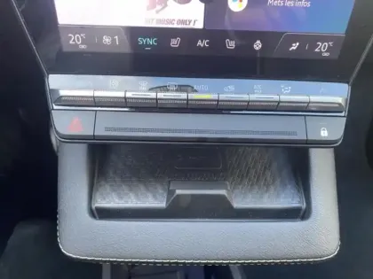 Photo 9 Renault Megane  E-Tech Electric EV60 220ch Iconic super charge