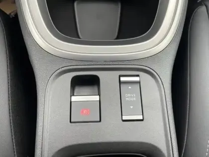 Photo 9 Jeep Avenger Gén. I Ph1 Upland 5