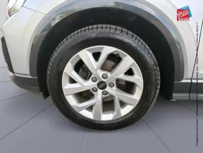 Photo 9 Audi Q2  35 TFSI 150ch Advanced S tronic 7  Siege chauf Camera