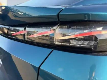 Photo 8 Peugeot 408  PHEV 225ch GT e-EAT8