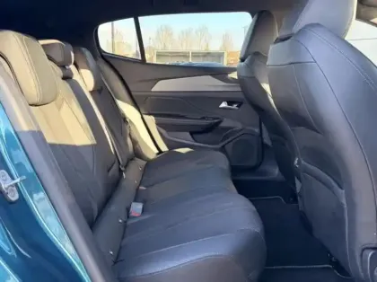 Photo 11 Peugeot 408  PHEV 225ch GT e-EAT8