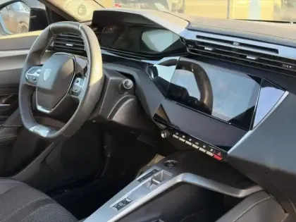 Photo 13 Peugeot 408  PHEV 225ch GT e-EAT8