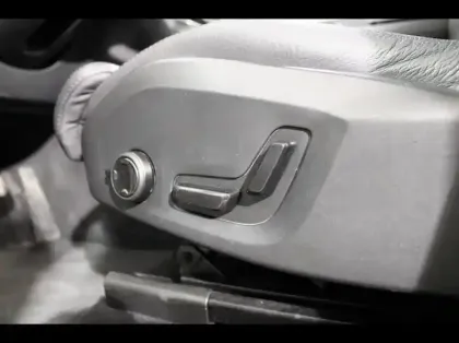 Photo 11 Volvo Xc60  T6 Hybride Rechargeable 253 + 145ch Plus Style Chrome Geartronic 8 AWD