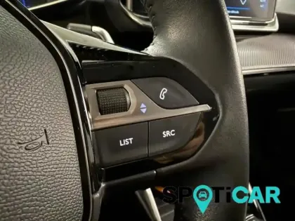 Photo 12 Peugeot 2008  1.2 PureTech 130ch S&S Allure EAT8