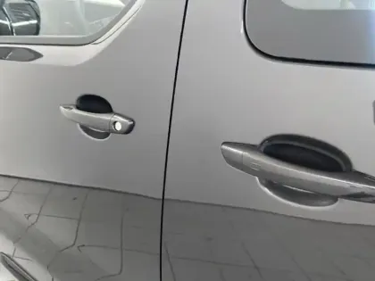 Photo 13 Peugeot Expert  Fg M 2.2 Diesel 180ch Cabine Approfondie Tech Edition automatique