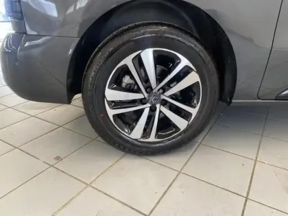 Photo 12 Peugeot Expert  Fg M 2.2 Diesel 180ch Cabine Approfondie Tech Edition automatique