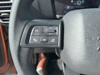 Photo 34 Citroën C4 e- 136 ch Automatique