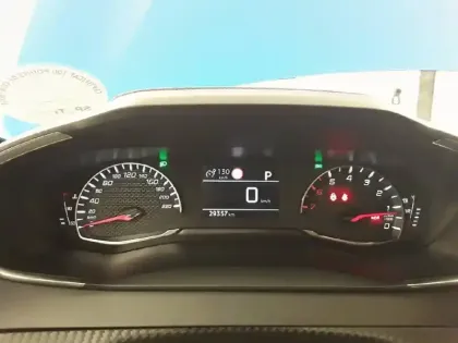 Photo 51 Peugeot 208  PureTech 100 S&S EAT8