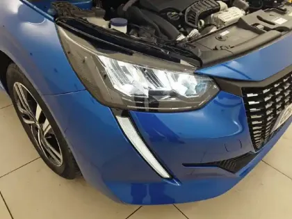 Photo 36 Peugeot 208  PureTech 100 S&S EAT8