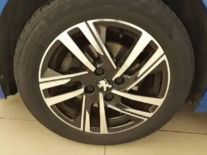 Photo 54 Peugeot 208  PureTech 100 S&S EAT8