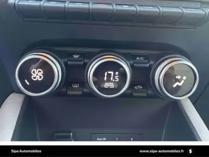 Photo 29 Renault Captur  Blue dCi 115 EDC