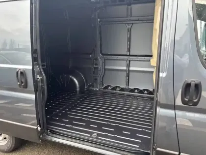 Photo 34 Peugeot Boxer  FGN TOLE 3.3 T L2H2 140 S&S BVM6