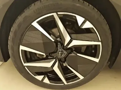 Photo 54 Peugeot 208  Hybrid 136 e-DCS6