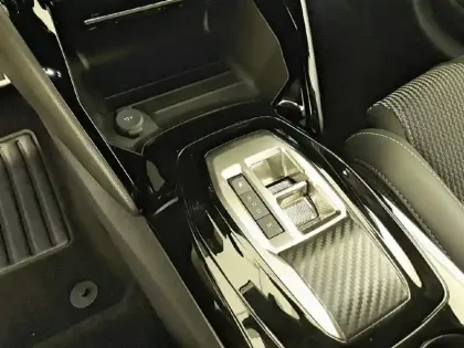 Photo 55 Peugeot 208  Hybrid 136 e-DCS6