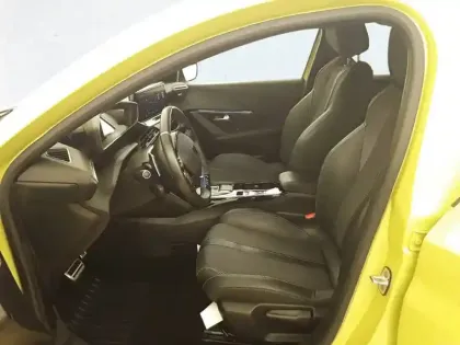 Photo 31 Peugeot 208  Hybrid 136 e-DCS6