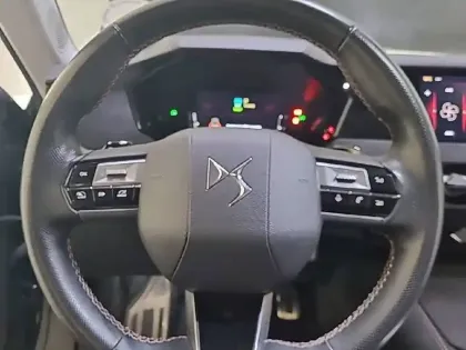 Photo 81 DS DS 4  Hybride E-Tense 225 EAT8