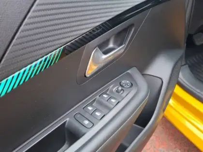 Photo 14 Peugeot 208  Electrique 50 kWh 136ch