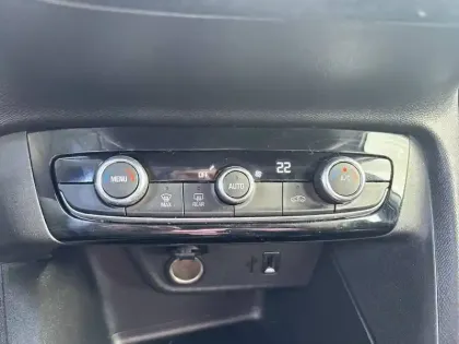 Photo 21 Opel Corsa  Electrique 136 ch & Batterie 50 kw/h