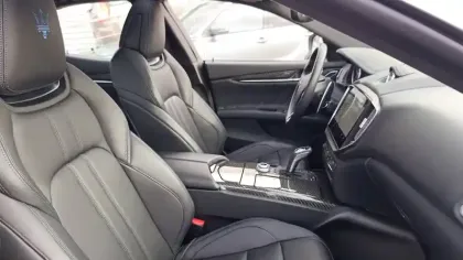 Photo 26 Maserati Ghibli  L4 330 ch Hybrid