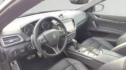 Photo 49 Maserati Ghibli  L4 330 ch Hybrid