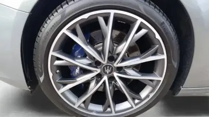 Photo 10 Maserati Ghibli  L4 330 ch Hybrid