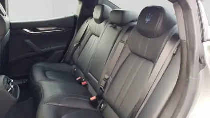 Photo 12 Maserati Ghibli  L4 330 ch Hybrid