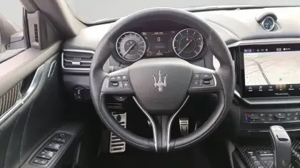 Photo 39 Maserati Ghibli  L4 330 ch Hybrid