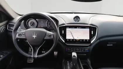 Photo 6 Maserati Ghibli  L4 330 ch Hybrid