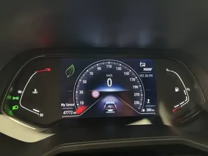 Photo 16 Renault Clio Gén. V (BJA) Ph1 Intens 5